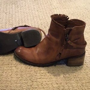 Diba True booties size 8